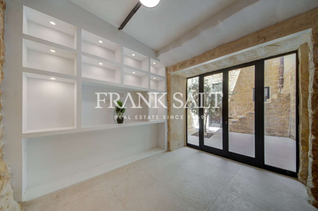 Zejtun, 3 Bedrooms Bedrooms, ,1 BathroomBathrooms,For Sale,FRSA-920428