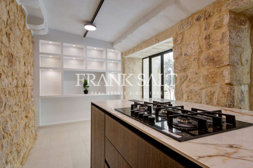 Zejtun, 3 Bedrooms Bedrooms, ,1 BathroomBathrooms,For Sale,FRSA-920428