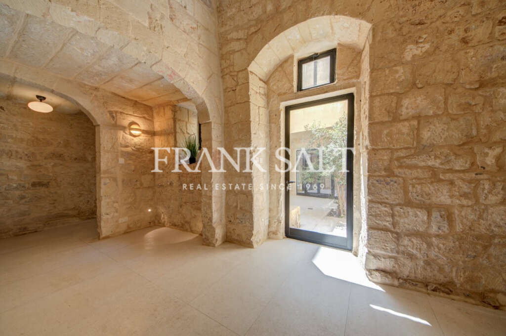 Zejtun, 3 Bedrooms Bedrooms, ,1 BathroomBathrooms,For Sale,FRSA-920428