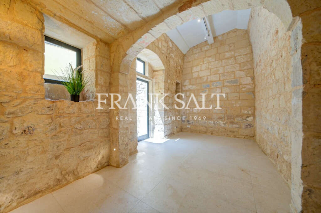 Zejtun, 3 Bedrooms Bedrooms, ,1 BathroomBathrooms,For Sale,FRSA-920428