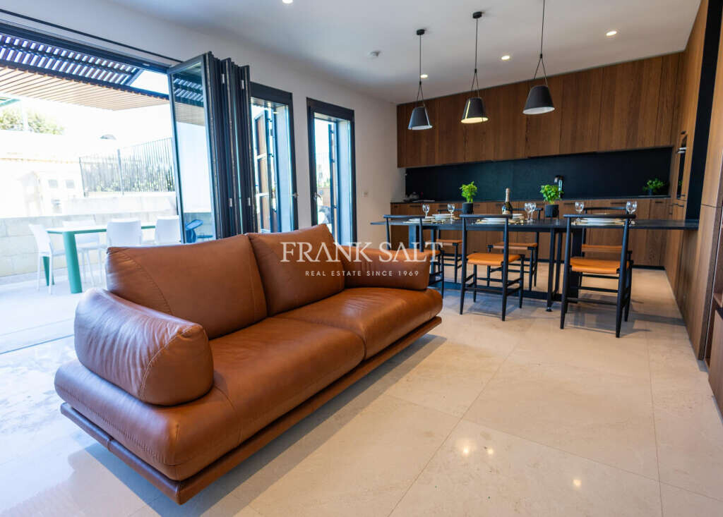 Valletta, 5 Bedrooms Bedrooms, ,For Sale,FRSA-923847