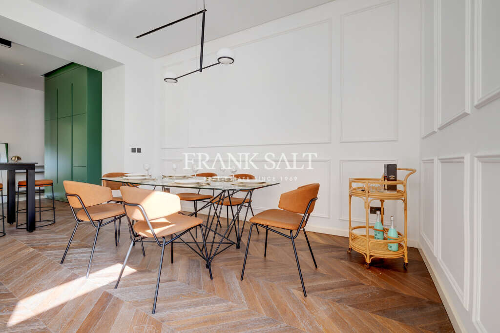 Valletta, 5 Bedrooms Bedrooms, ,For Sale,FRSA-923847