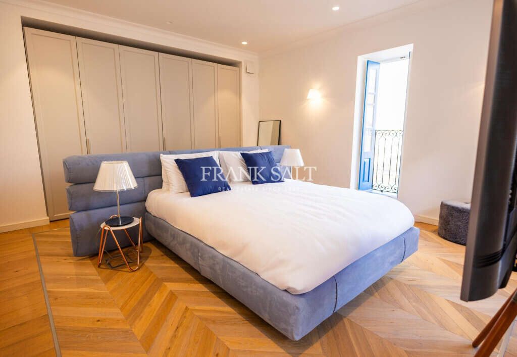 Valletta, 5 Bedrooms Bedrooms, ,For Sale,FRSA-923847