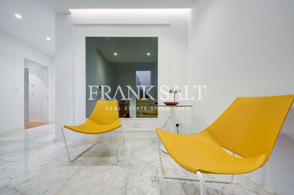 Valletta, 3 Bedrooms Bedrooms, ,For Sale,FRSA-923666