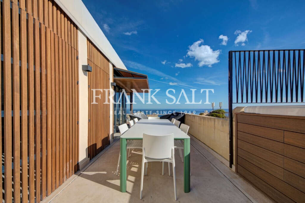 Valletta, 3 Bedrooms Bedrooms, ,For Sale,FRSA-923666