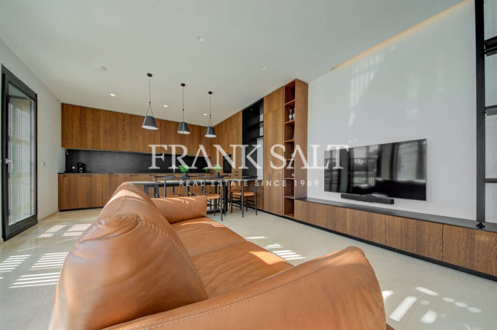 Valletta, 3 Bedrooms Bedrooms, ,For Sale,FRSA-923666