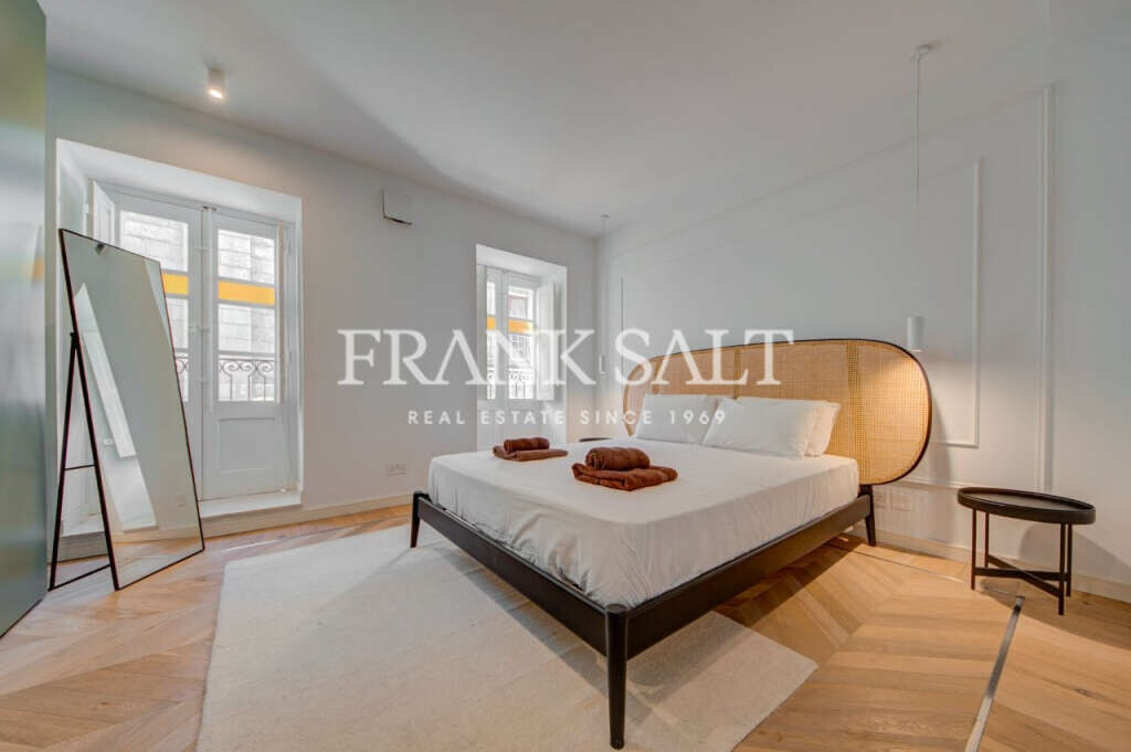 Valletta, 3 Bedrooms Bedrooms, ,For Sale,FRSA-923666