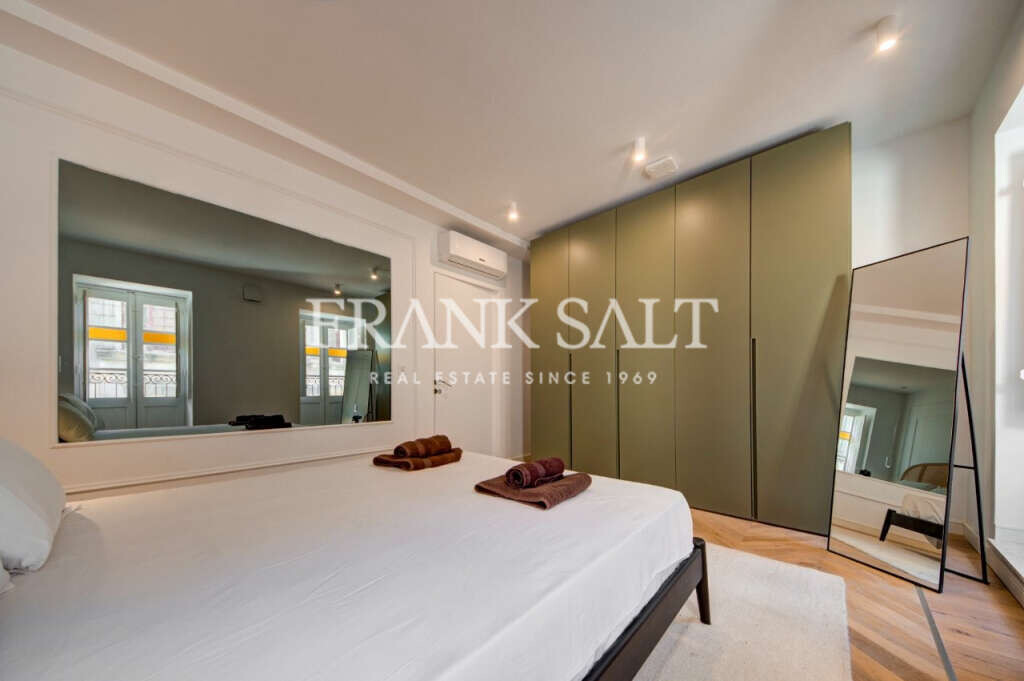 Valletta, 3 Bedrooms Bedrooms, ,For Sale,FRSA-923666