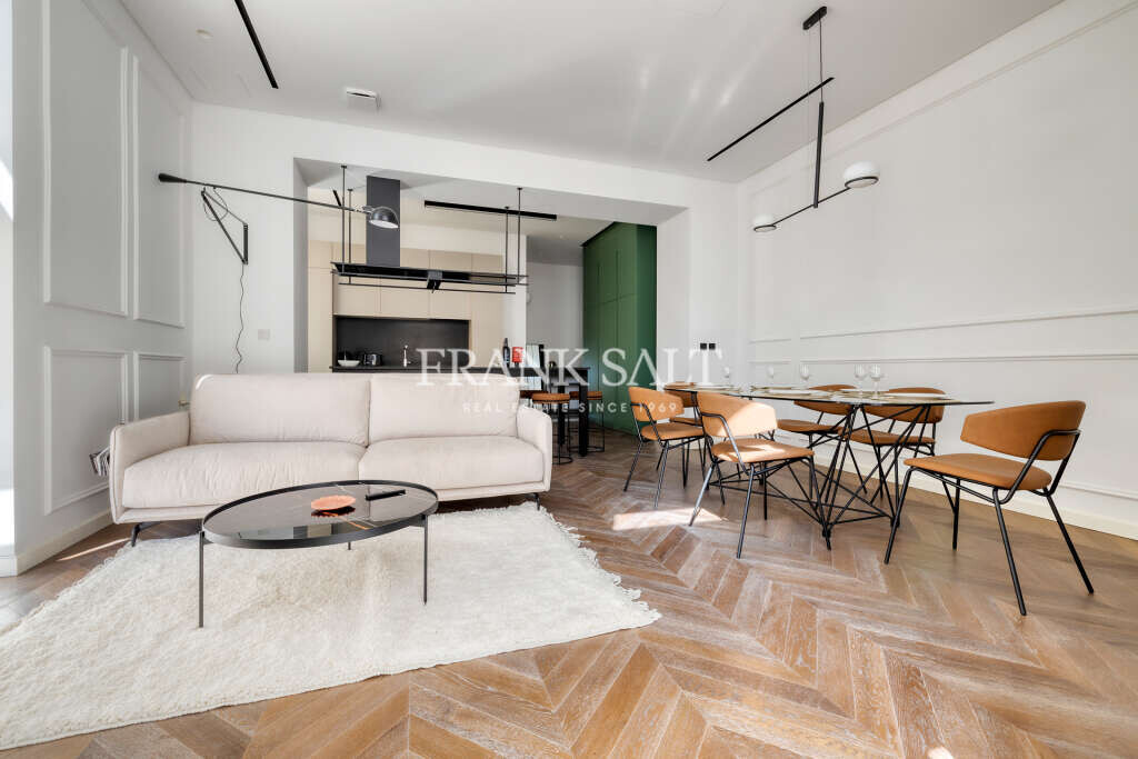 Valletta, 2 Bedrooms Bedrooms, ,For Sale,FRSA-923665