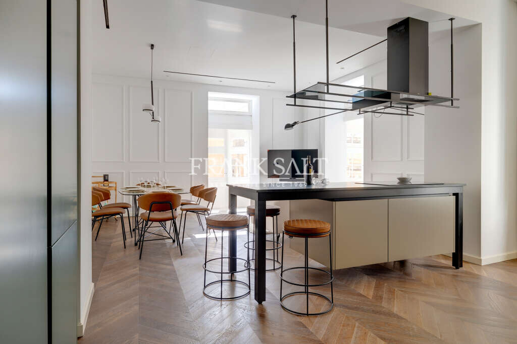 Valletta, 2 Bedrooms Bedrooms, ,For Sale,FRSA-923665