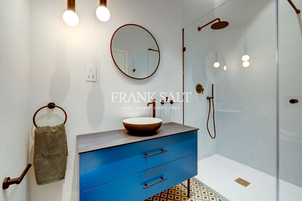 Valletta, 2 Bedrooms Bedrooms, ,For Sale,FRSA-923649