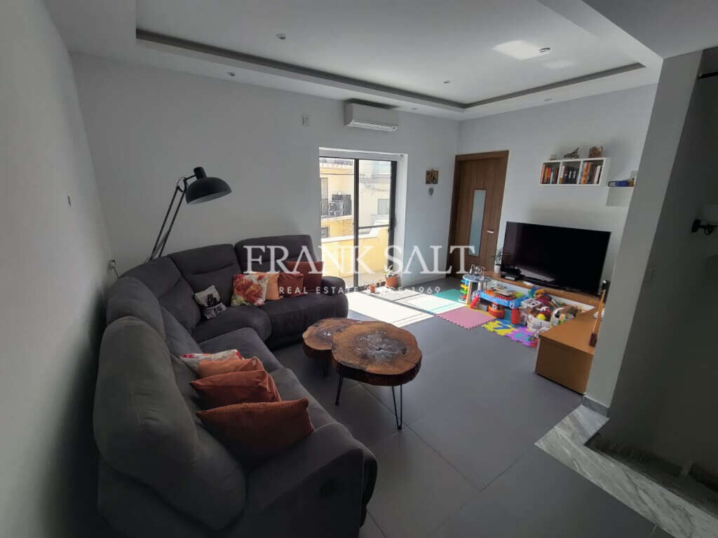 Hamrun, 3 Bedrooms Bedrooms, ,1 BathroomBathrooms,For Sale,FRSA-923853