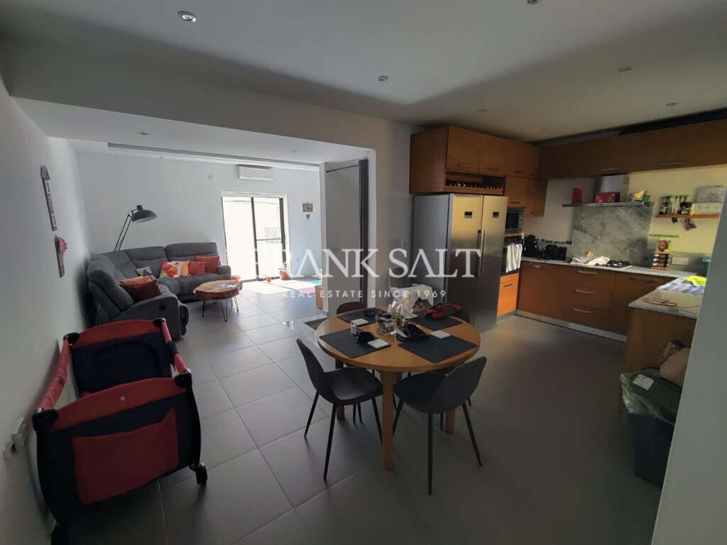 Hamrun, 3 Bedrooms Bedrooms, ,1 BathroomBathrooms,For Sale,FRSA-923853