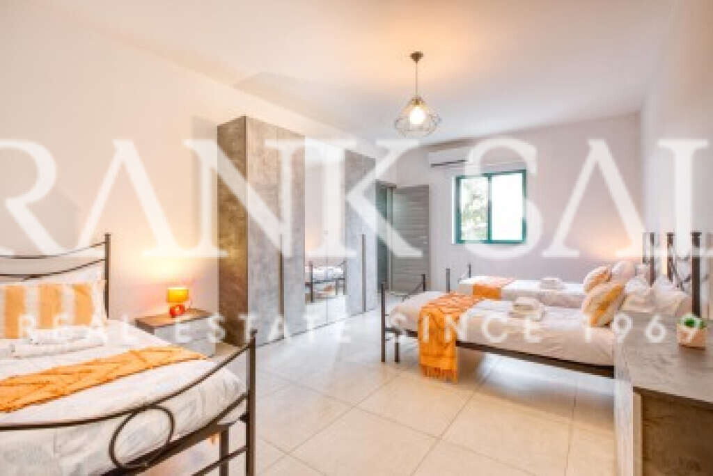 Sliema, 4 Bedrooms Bedrooms, ,3 BathroomsBathrooms,For Sale,FRSA-923743