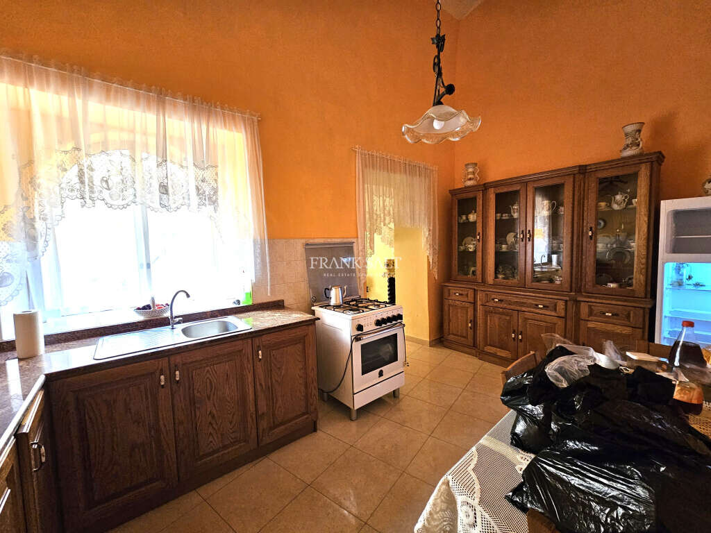 Gudja, 3 Bedrooms Bedrooms, ,1 BathroomBathrooms,For Sale,FRSA-428323