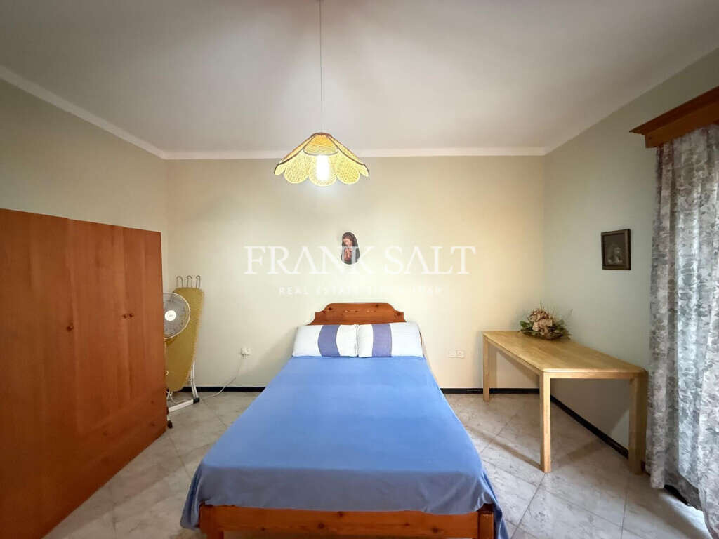 Marsalforn, Gozo, 3 Bedrooms Bedrooms, ,1 BathroomBathrooms,For Sale,FRSA-923721