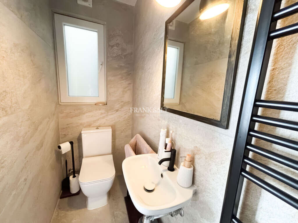 Nadur, Gozo, 3 Bedrooms Bedrooms, ,1 BathroomBathrooms,For Sale,FRSA-920295