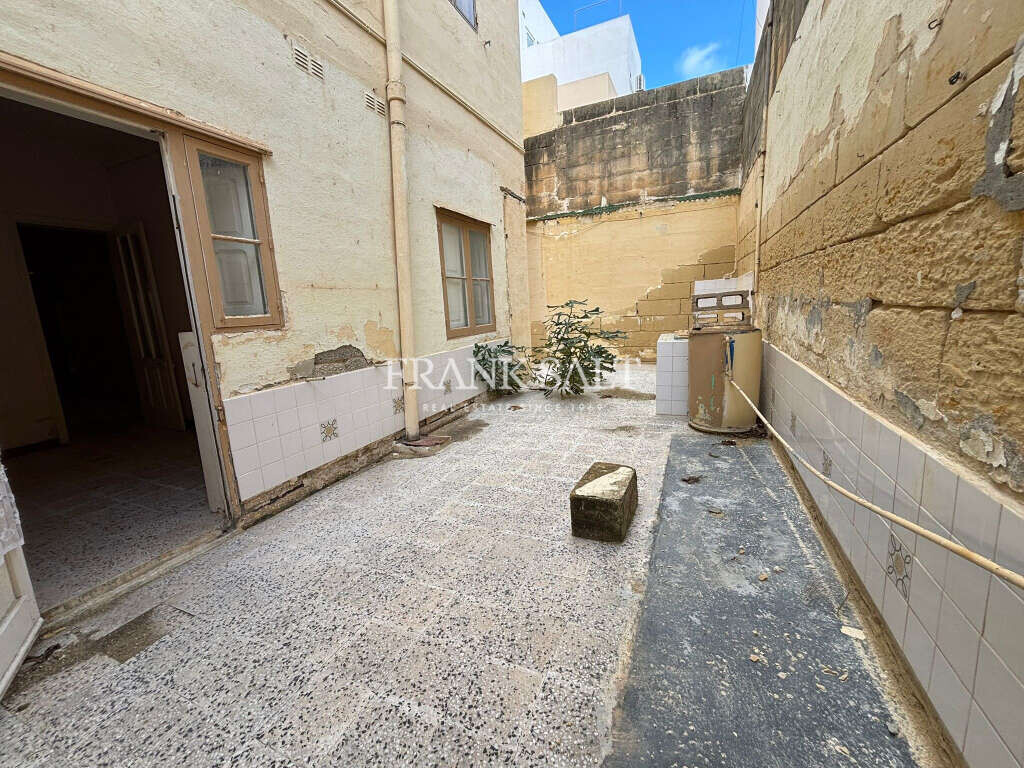 Zejtun, 2 Bedrooms Bedrooms, ,1 BathroomBathrooms,For Sale,FRSA-923737