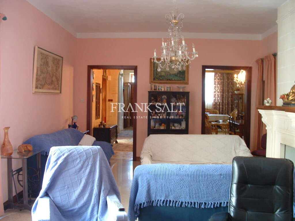 Birzebbugia, 5 Bedrooms Bedrooms, ,4 BathroomsBathrooms,For Sale,FRSA-923631