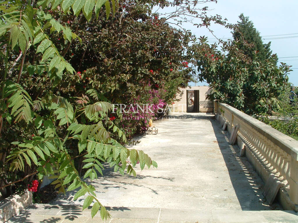 Birzebbugia, 5 Bedrooms Bedrooms, ,4 BathroomsBathrooms,For Sale,FRSA-923631