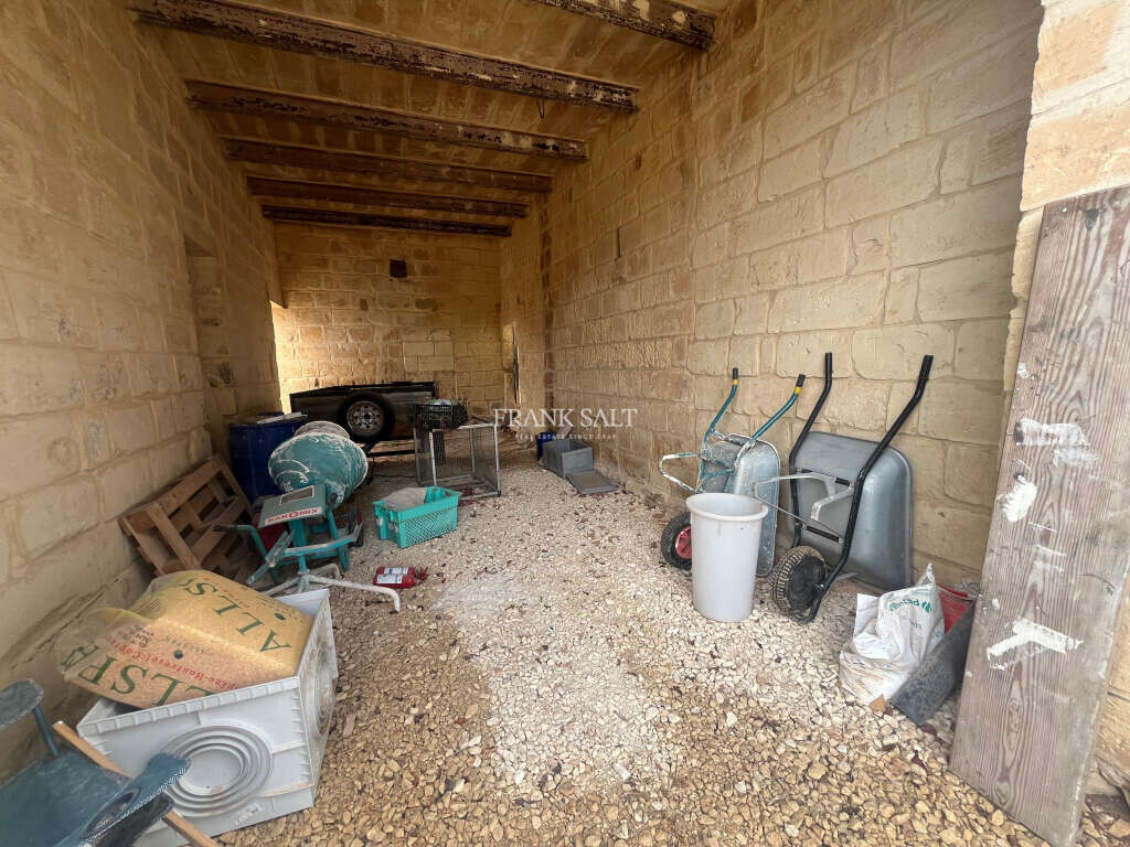 Madliena, 3 Bedrooms Bedrooms, ,3 BathroomsBathrooms,For Sale,FRSA-923386