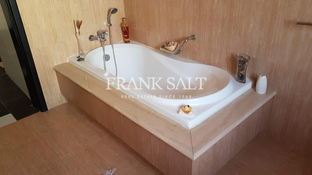 Fgura, 3 Bedrooms Bedrooms, ,1 BathroomBathrooms,For Sale,FRSA-923535