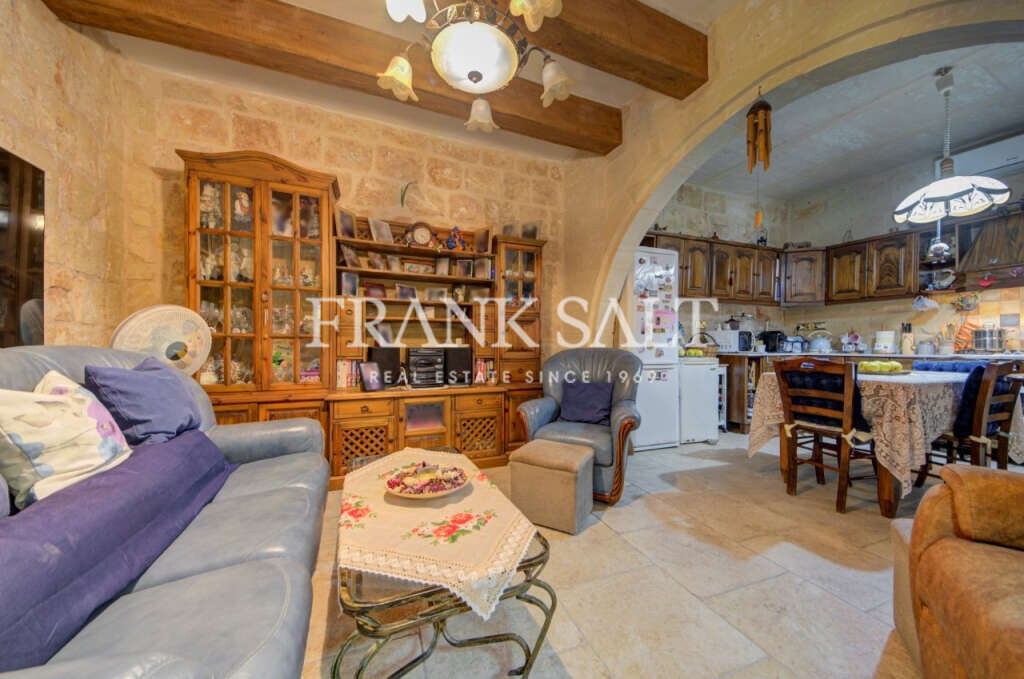 Zabbar, 3 Bedrooms Bedrooms, ,1 BathroomBathrooms,For Sale,FRSA-923139