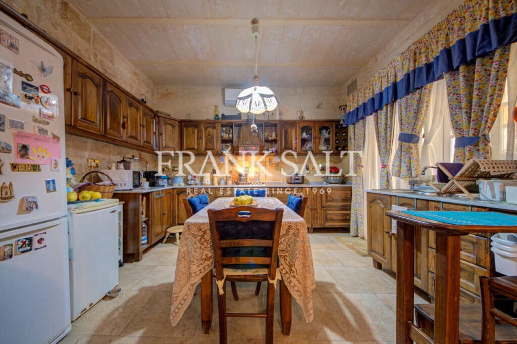 Zabbar, 3 Bedrooms Bedrooms, ,1 BathroomBathrooms,For Sale,FRSA-923139