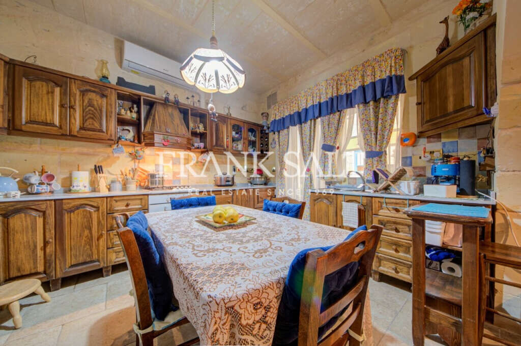 Zabbar, 3 Bedrooms Bedrooms, ,1 BathroomBathrooms,For Sale,FRSA-923139