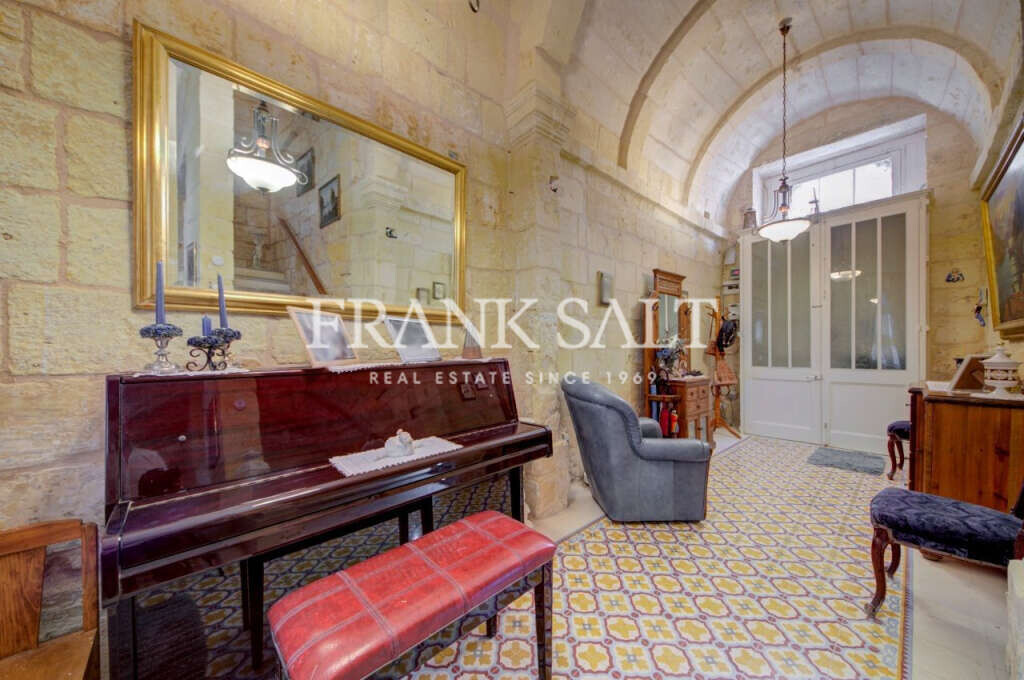 Zabbar, 3 Bedrooms Bedrooms, ,1 BathroomBathrooms,For Sale,FRSA-923139