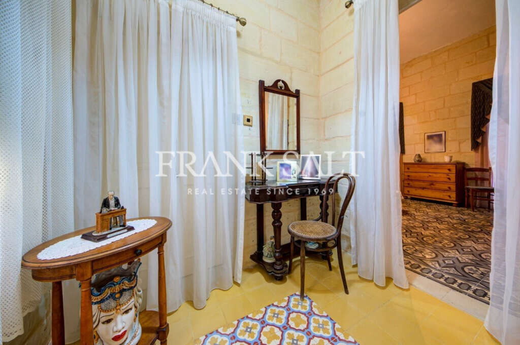 Zabbar, 3 Bedrooms Bedrooms, ,1 BathroomBathrooms,For Sale,FRSA-923139