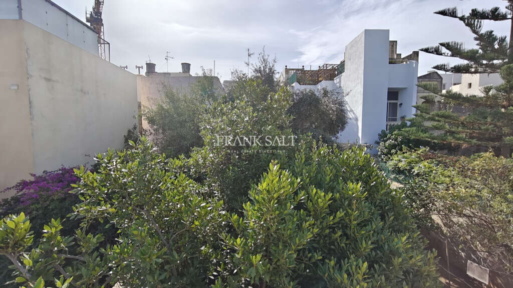 Paola, 4 Bedrooms Bedrooms, ,1 BathroomBathrooms,For Sale,FRSA-923480