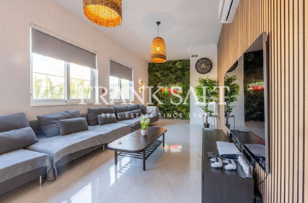 Zurrieq, 4 Bedrooms Bedrooms, ,3 BathroomsBathrooms,For Sale,FRSA-923476