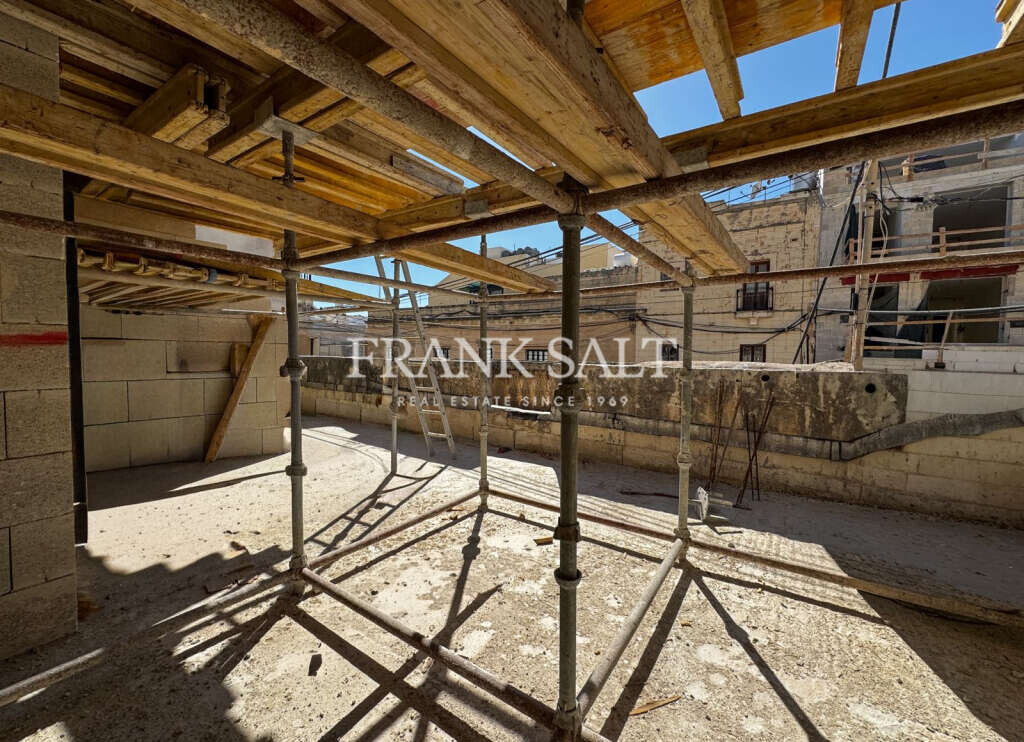 Naxxar, 2 Bedrooms Bedrooms, ,For Sale,FRSA-923315