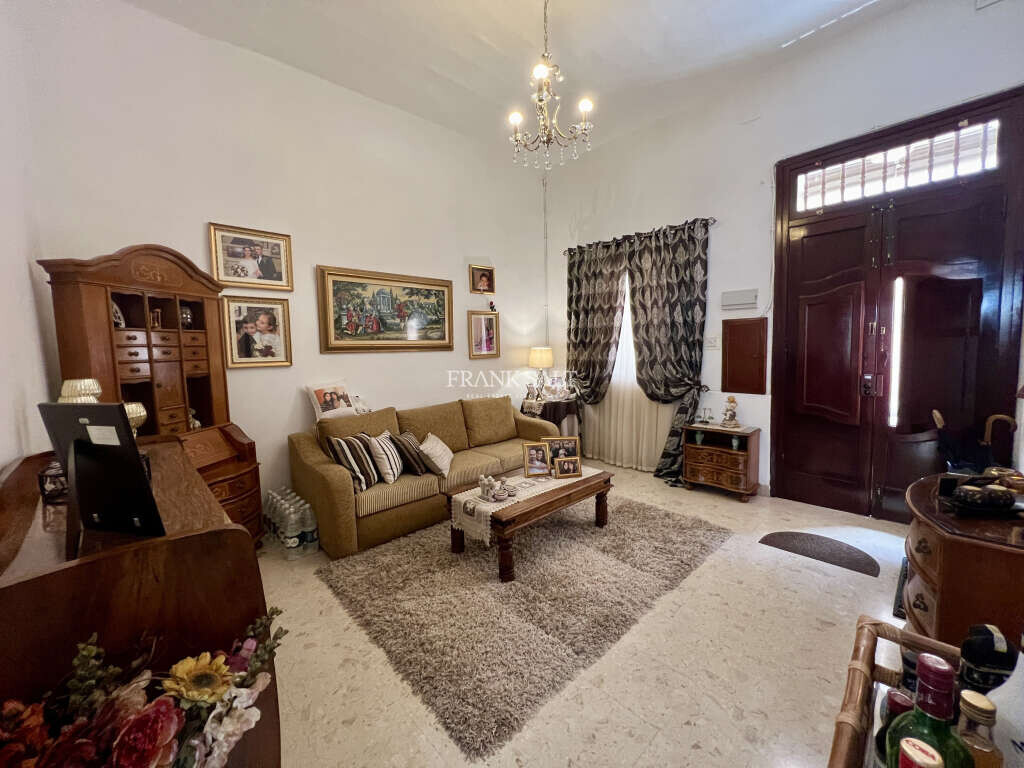 Sliema, 3 Bedrooms Bedrooms, ,2 BathroomsBathrooms,For Sale,FRSA-323401