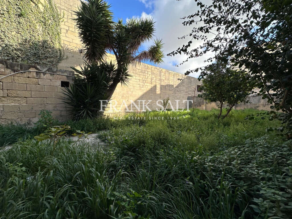 Santa Venera, 4 Bedrooms Bedrooms, ,1 BathroomBathrooms,For Sale,FRSA-923490