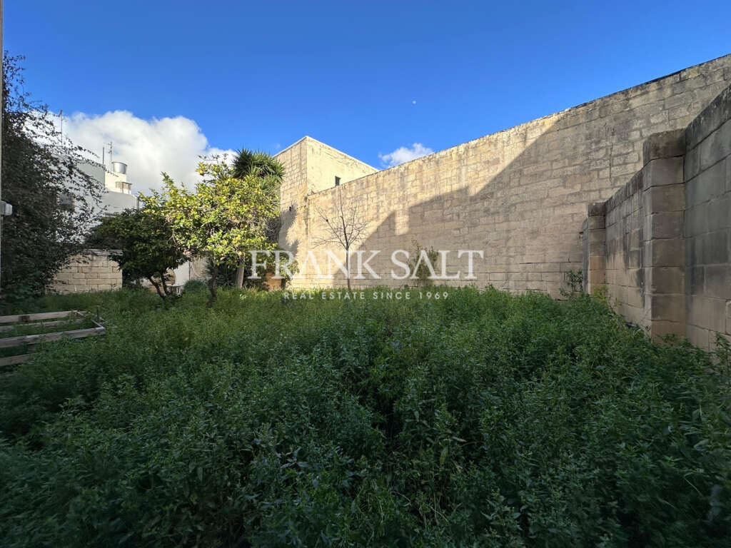 Santa Venera, 4 Bedrooms Bedrooms, ,1 BathroomBathrooms,For Sale,FRSA-923490