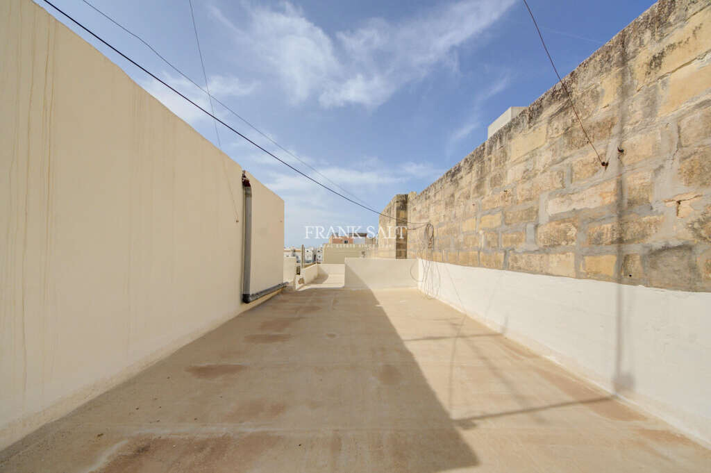 Santa Venera, 4 Bedrooms Bedrooms, ,1 BathroomBathrooms,For Sale,FRSA-923490