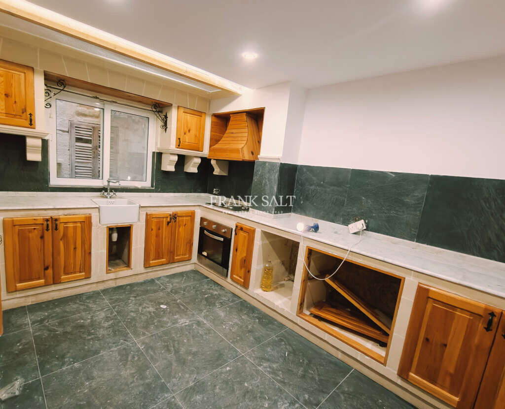 Vittoriosa, 3 Bedrooms Bedrooms, ,For Sale,FRSA-923287