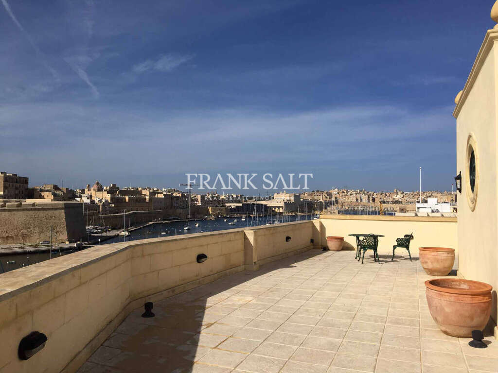 Kalkara, 3 Bedrooms Bedrooms, ,3 BathroomsBathrooms,For Sale,FRSA-923016