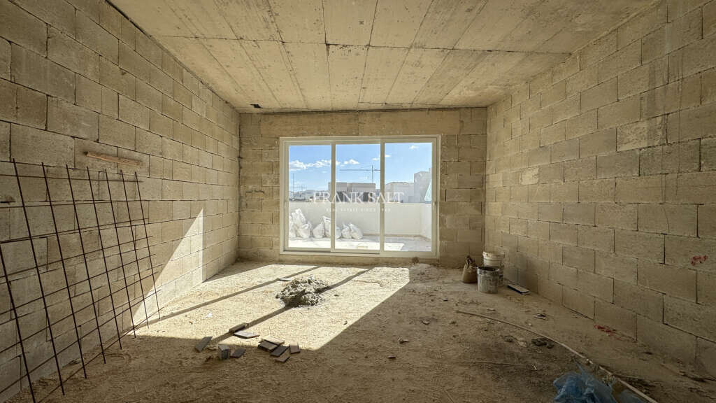 Gzira, 3 Bedrooms Bedrooms, ,2 BathroomsBathrooms,For Sale,FRSA-923179