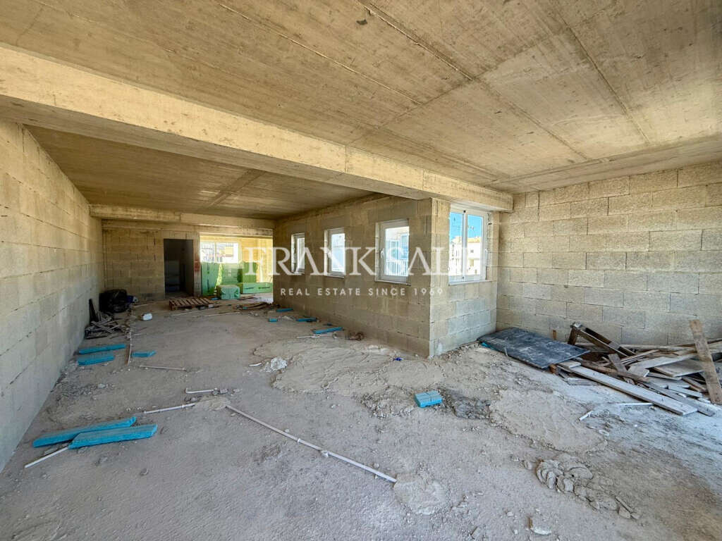 Gzira, 2 Bedrooms Bedrooms, ,1 BathroomBathrooms,For Sale,FRSA-923142