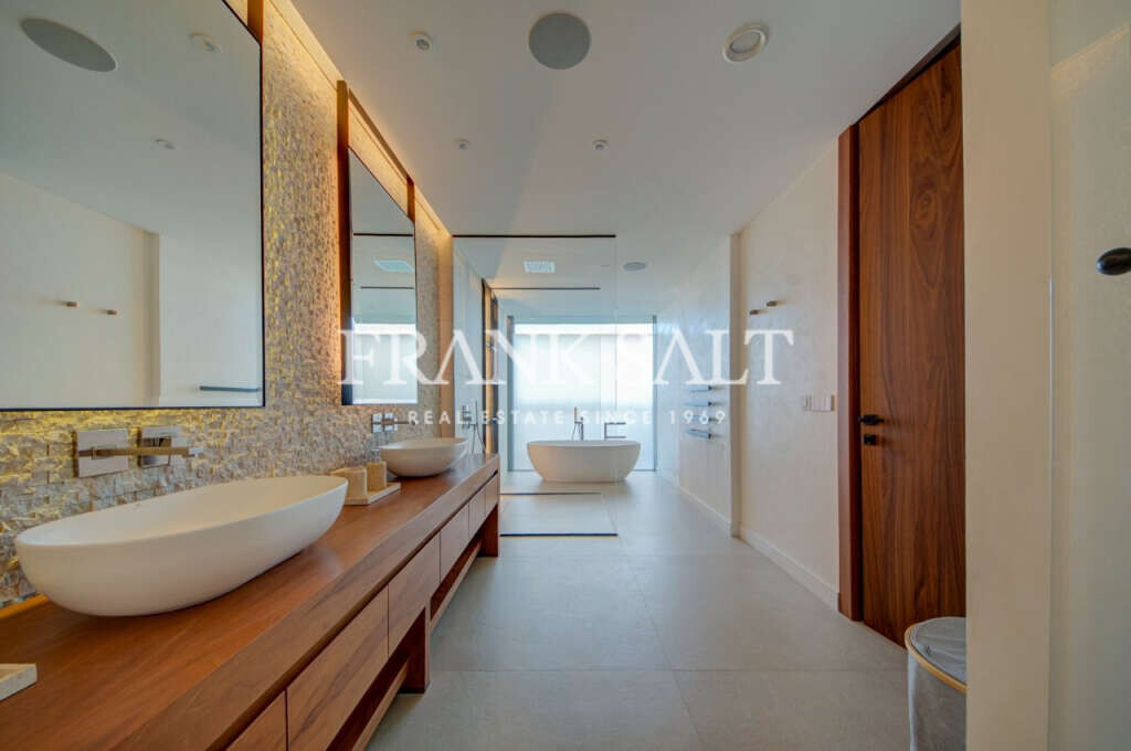 Madliena, 5 Bedrooms Bedrooms, ,3 BathroomsBathrooms,For Sale,FRSA-922801