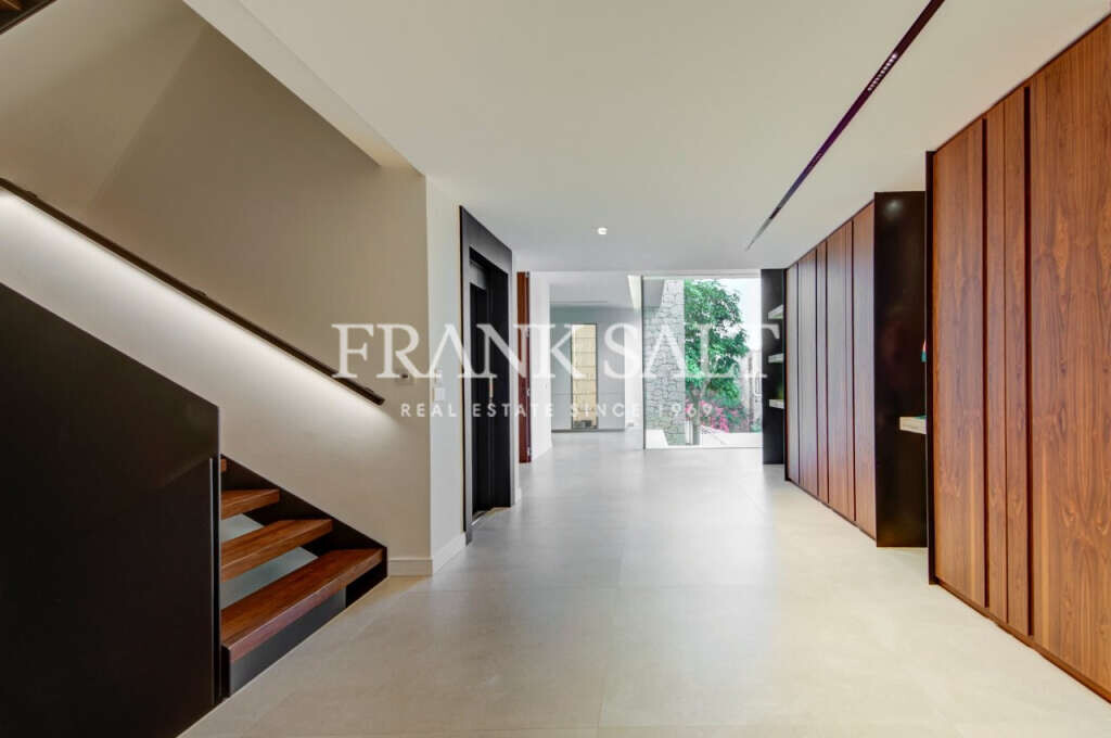 Madliena, 5 Bedrooms Bedrooms, ,3 BathroomsBathrooms,For Sale,FRSA-922801