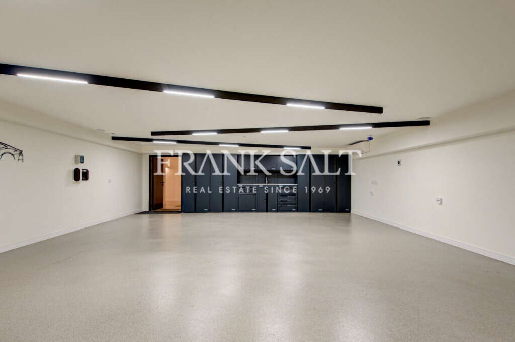 Madliena, 5 Bedrooms Bedrooms, ,3 BathroomsBathrooms,For Sale,FRSA-922801