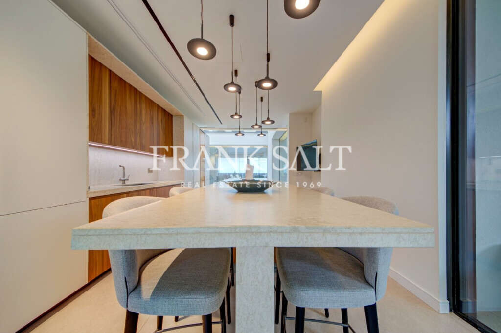 Madliena, 5 Bedrooms Bedrooms, ,3 BathroomsBathrooms,For Sale,FRSA-922801