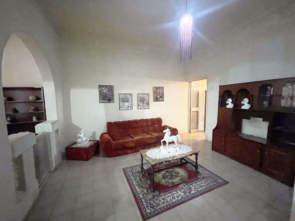 Paola, 1 Bedroom Bedrooms, ,1 BathroomBathrooms,For Sale,FRSA-922819