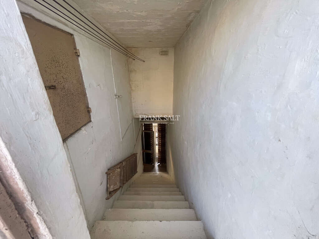 Paola, 1 Bedroom Bedrooms, ,1 BathroomBathrooms,For Sale,FRSA-922819