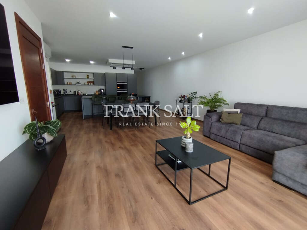 Zabbar, 3 Bedrooms Bedrooms, ,2 BathroomsBathrooms,For Sale,FRSA-923038 Zabbar, 3 Bedrooms Bedrooms, ,2 BathroomsBathrooms,For Sale,FRSA-923038