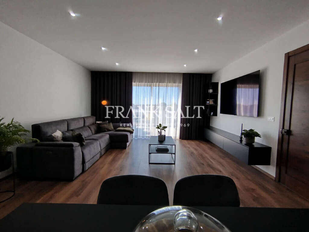 Zabbar, 3 Bedrooms Bedrooms, ,2 BathroomsBathrooms,For Sale,FRSA-923038